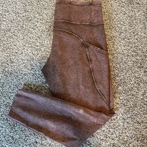 Lululemon yoga pants